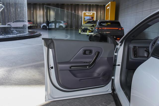 零跑Lafa5上市售9.78万元起