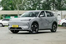 家用第二辆车推荐，吉利银河E5，续航440km，带怀挡！图片