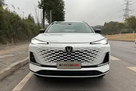 试驾长安第三代CS55PLUS，变速箱响应快了图片