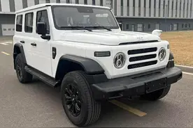 配2.0T+8AT 北汽制造新212将于6月6日发布 有望年内上市图片