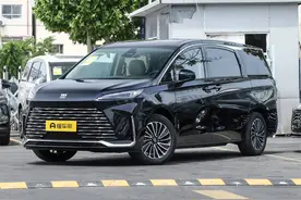 新车 | 售24.99万元起/插混中大型MPV，别克GL8陆尚新内饰配色发布图片