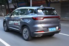 试驾“鲲鹏版”瑞虎7PLUS：比瑞虎8更霸气，开起来到底怎么样？图片