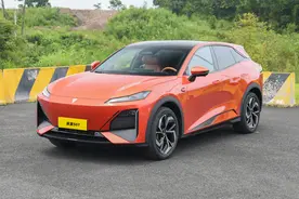 体验2024款深蓝S07，搭华为乾崑智驾ADS SE，售价14.99-20.79万元图片