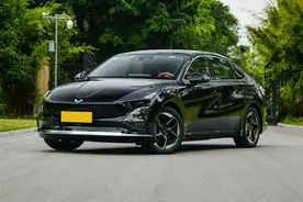 五菱星光2025款正式上市，7.68万起，续航增至610km图片