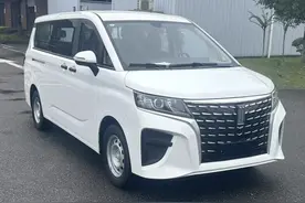 新车 | 提供9座/侧滑门MPV/1.6升动力，领途M8实车曝光图片