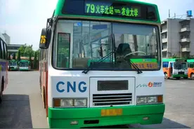 都是烧气的，为啥公交车大都是CNG，大卡车大都是LNG？图片