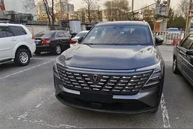 第四代长安CS75 PLUS 1.5T 新蓝鲸尊享型用车感受，百公里油耗8.5升图片