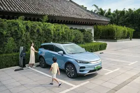 纯电续航最高730公里，配置升级，比亚迪唐EV冠军版售价24.98万起图片