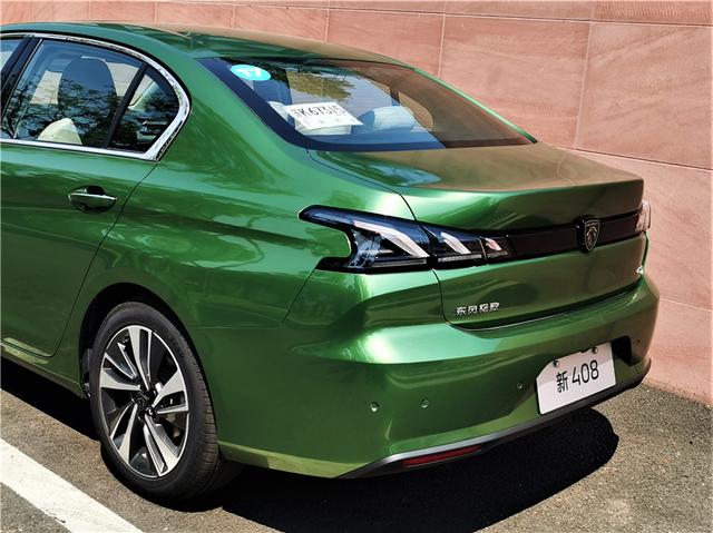 试驾东风标致新408，10.57万起标配1.6T+6AT，性价比到底有多高？