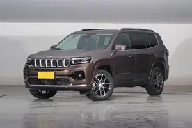 销量不高但实力强劲，标配2.0T+9AT，不到24万起，实拍大指挥官图片