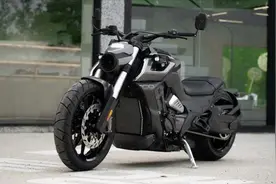 科技感提升！新款奔达燎700上市，售价46800元图片