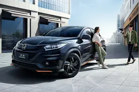 新款本田缤智上市，售价14.08万，全新黑化外观，个性十足图片