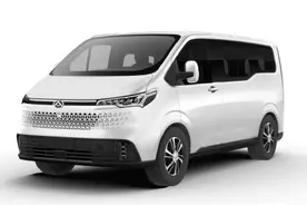 上汽大通MAXUS V70首发亮相，搭载2.0T柴油机，百公里油耗仅7.4L图片