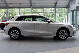 20万出头入手豪华车，配1.4T+7DCT动力！奥迪A3两厢版值得买吗？图片