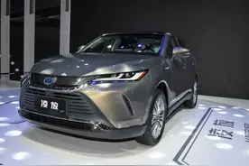 全面评测丰田凌放HARRIER，长得像雷克萨斯NX，动力如何？图片