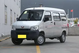 体验五菱之光，百公里油耗6.3L，售价3.51万，适合拉货载人图片