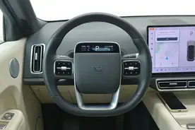 理想L8：对家庭拿捏太准，怪不得这么畅销图片