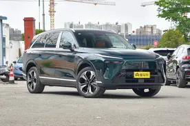 魏牌蓝山DHT-PHEV，6座布局，喝92油，续航超1200km，售价30.88万图片
