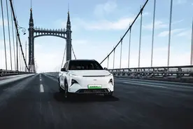 冰天雪地试驾吉利银河L7，新能源SUV的极寒挑战图片