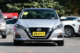 日产天籁：体验2.0L自吸车型，添加92号汽油，NEDC百公里油耗5.9L图片