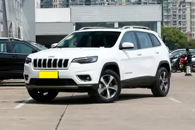 起步265马力，配采埃孚9AT，售价23.98万配四驱，体验Jeep自由光图片