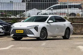 别克新君越&君威，到底定位什么人群？图片