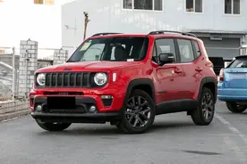 车长不到4.3米的硬派SUV，百公里油耗6.1升，带你体验Jeep自由侠图片