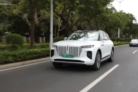 新车｜搭载120度电池，续航690公里，试驾红旗E-HS9增强续航版图片