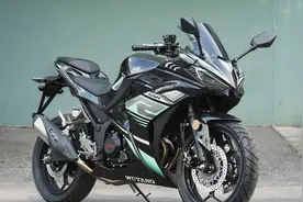 新车｜本田基因运动仿赛，五羊V6双缸仿赛，售价13800元图片