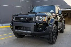 丰田全新一代普拉多FIRST EDITION版实车亮相 黑武士造型更显个性图片