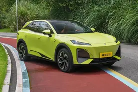 又一车用上华为智驾，CLTC综合续航1200km，详解深蓝S07图片