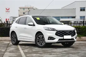 搭载2.0T＋8AT，驾驶感受很不错，实拍体验福特锐际图片