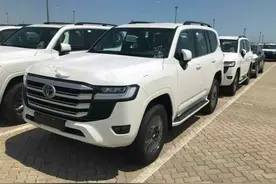 全新丰田兰德酷路泽LC300已到国内，造型精致且大气，内饰迎蜕变图片