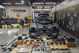 一台奔驰GLS450是如何改成400多万迈巴赫GLS600的，看看它的变身图片