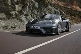 你能买到的最强718！输出500马力，保时捷718 Spyder RS开启预售图片
