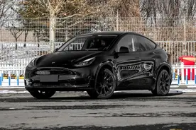 特斯拉Model Y三电系统解析，整车线束只有100m，这是什么概念？图片