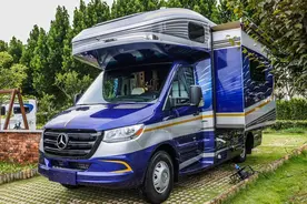 这谁受得了？宇通造了一款七星级豪华的房车，价格让你意想不到！图片