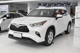 丰田高品质7座家用SUV，空间大车价低，油耗5.8L带四驱，汉兰达图片