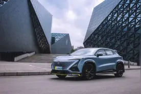 15万预算买一辆运动SUV，全新一代XR-V和长安UNI-T谁更值得买？图片