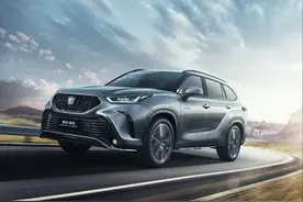 买个中低配就挺好，详解一汽丰田皇冠陆放怎么选图片