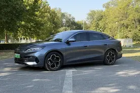 新神车比秦好在哪？油耗真能到2.9升？深度体验比亚迪海豹06 DM-i图片