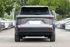 丰田全新SUV上市！轴距近2米8，续航610km+激光雷达，仅10.98万起图片