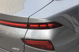 纯电用车，最终选择了小鹏P7，开了一段时间来谈谈真实的感受图片