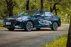 试驾艾瑞泽8 2.0T，254匹马力跑起来爽不爽？