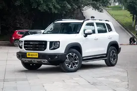 哈弗大狗，配2.0T+7挡双离合，配置讨喜，造型帅气，售价15.59万图片