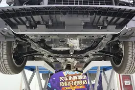 新车变速箱又漏油，日产逍客底盘拆解图片