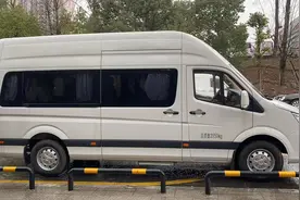 图雅诺加长轴9座5.99米图片