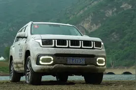 越野试驾BJ60：9种驾驶模式，标配2.0T，可家用可越野玩乐图片