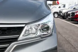 配1.5L自然吸气发动机，最大马力为105匹，宝骏730表现如何？图片