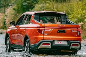 适合家庭选购的皮卡，中国重汽VX7，11.98万买顶配，全系2.0T+8AT图片